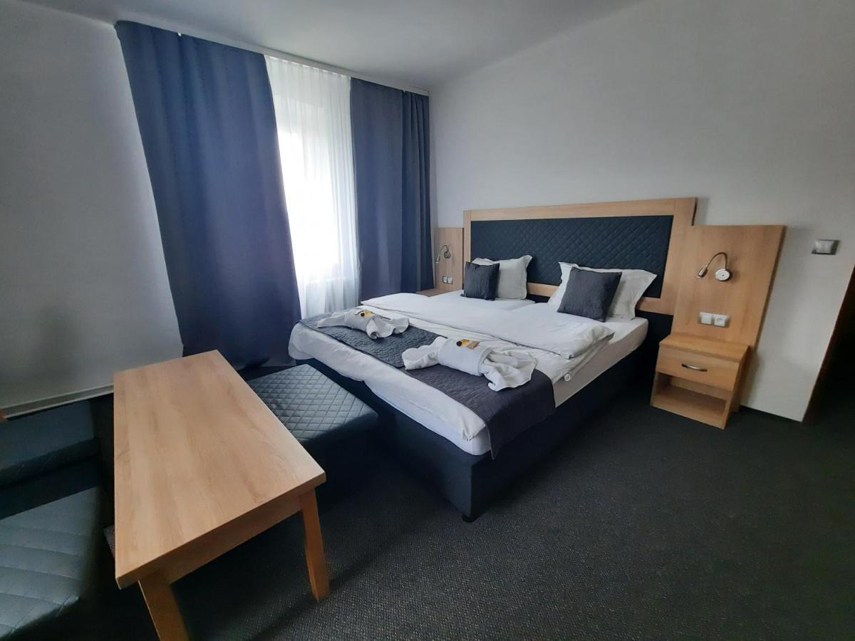 Hotel Cervenohorske Sedlo โลชนา นาดเด เดสเนา ภายนอก รูปภาพ